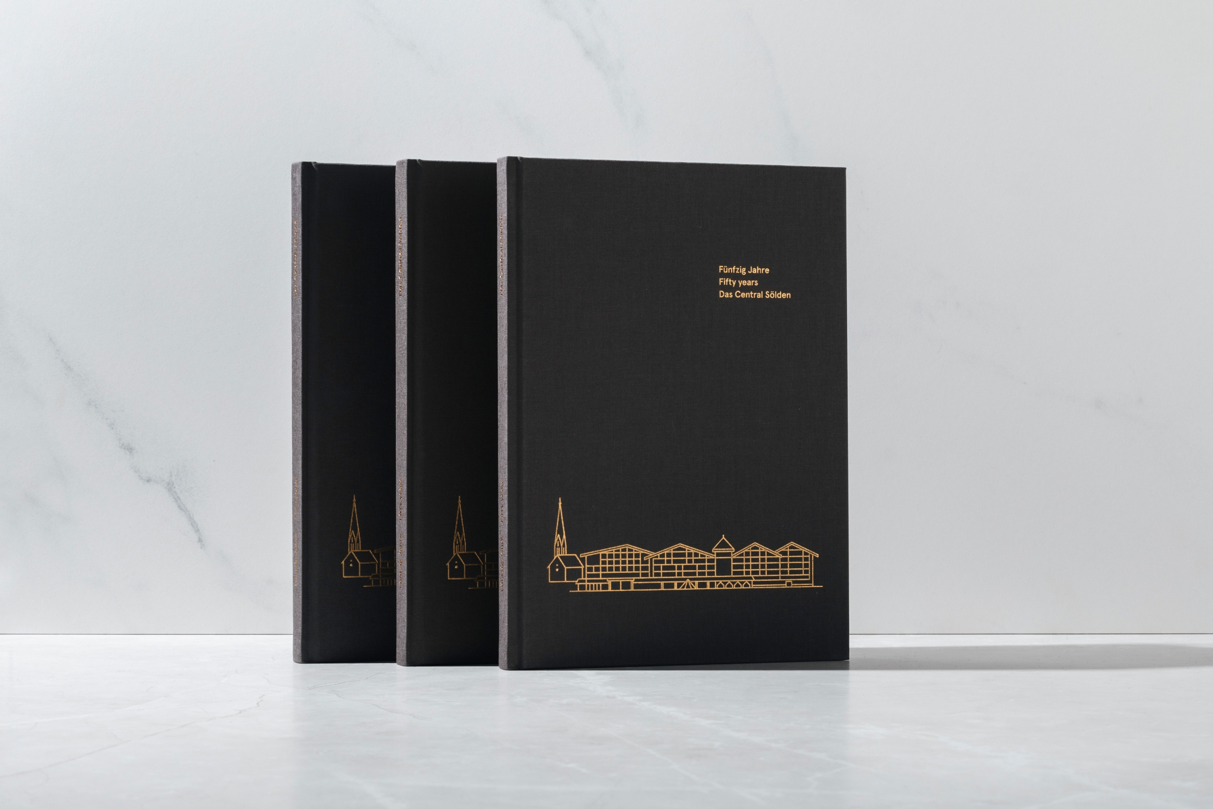 Jubiläums-Buch 50 Jahre Hotel Das Central Sölden