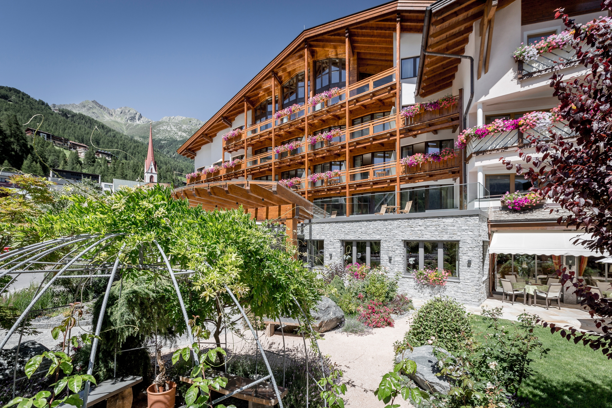 5-Sterne Hotel Das Central Sölden im Sommer