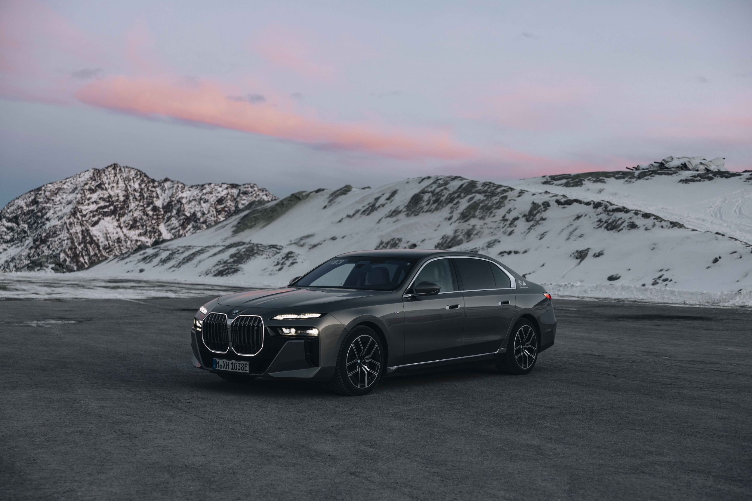 BMW i7 xDrive60 in Sölden am Tiefenbachgletscher