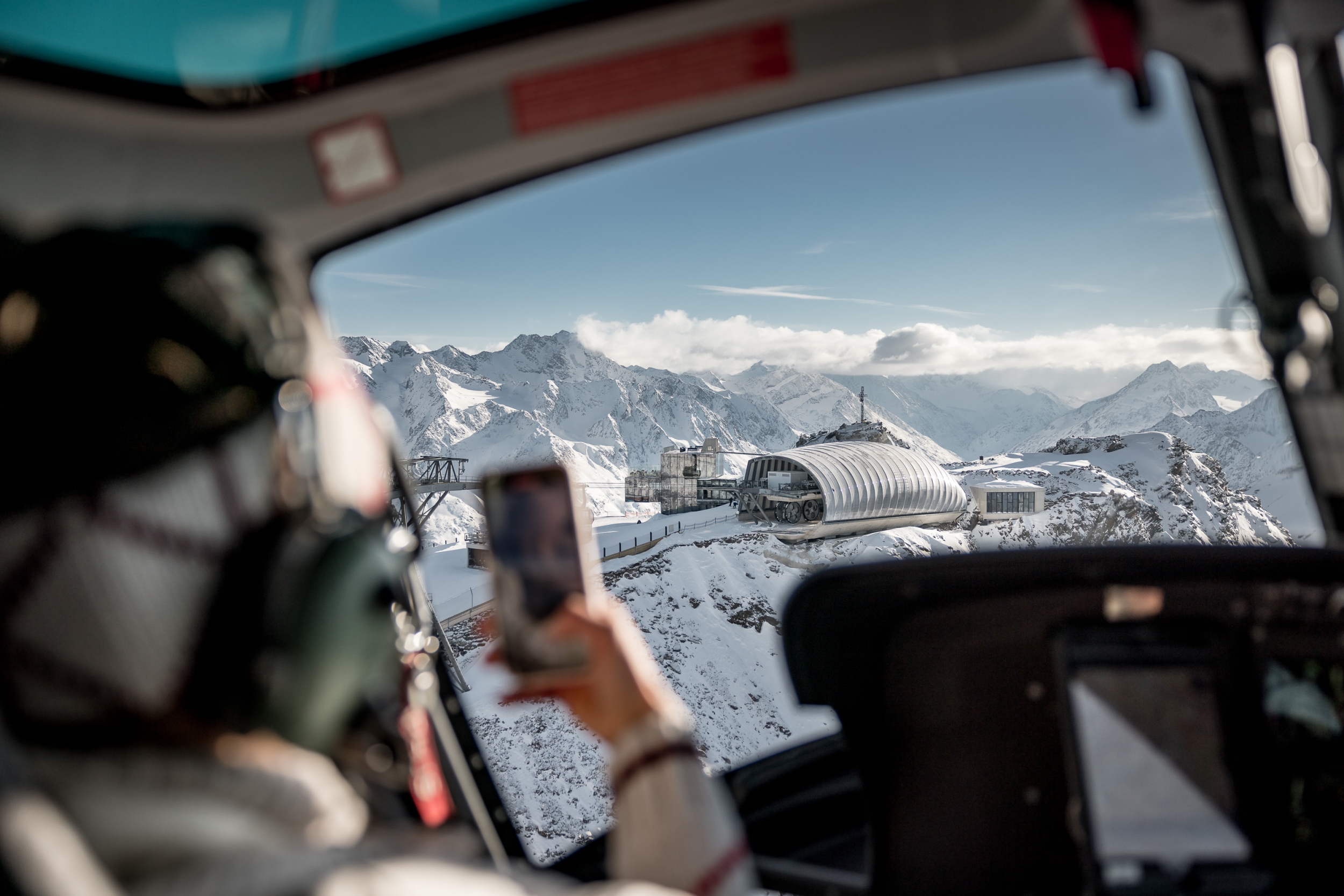 Heliflug über ice Q Restaurant am Gaislachkogl Heliflug über ice Q Restaurant am Gaislachkogl