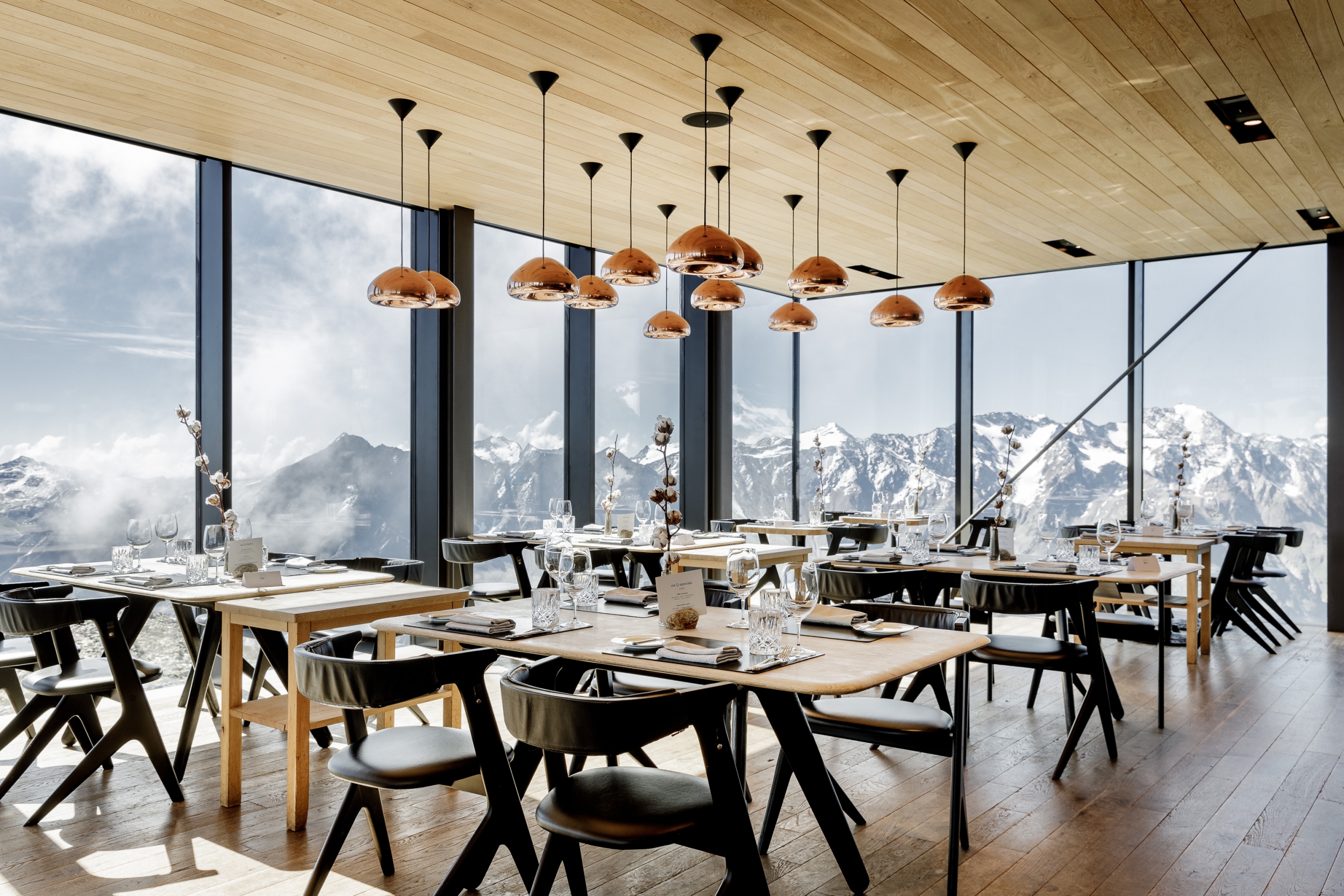 Innenansicht vom Restaurant ice Q in Sölden