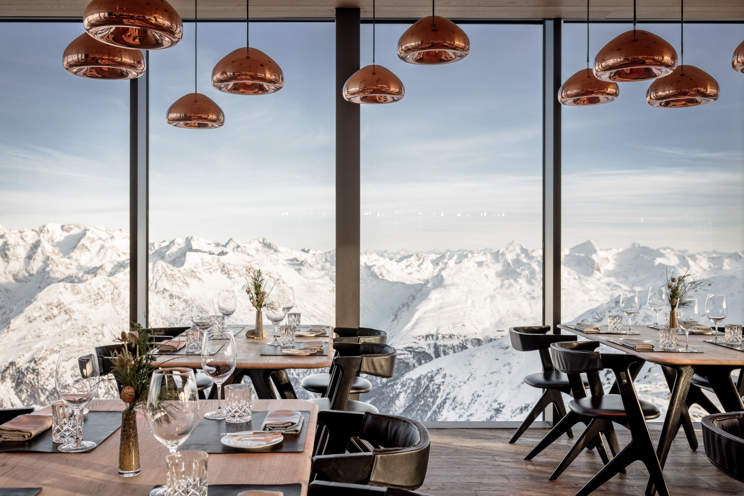 ice Q Restaurant mit Bergpanorama