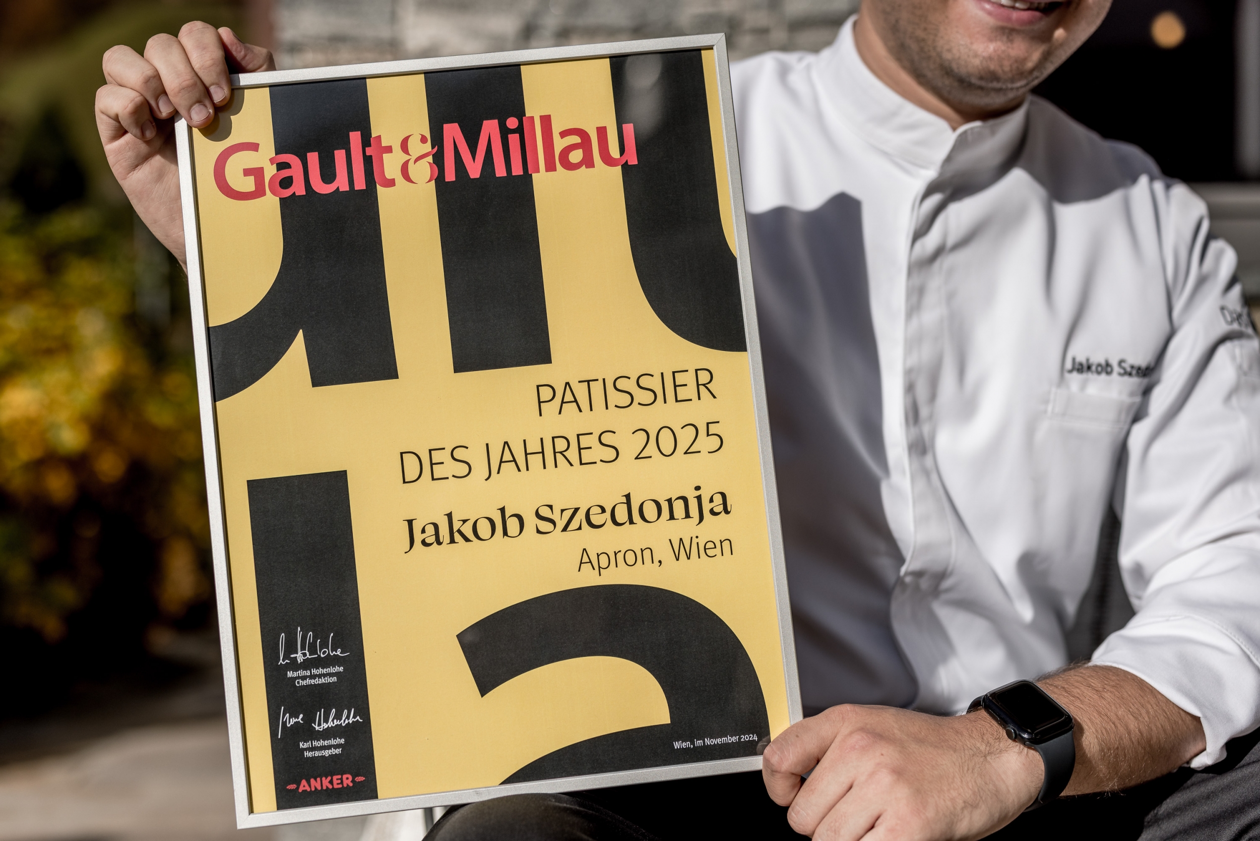 Jakob Szedonja, „Patissier des Jahres 2025“ von Gault&Millau, ist neuer Chef de Patisserie im 5-Sterne-Hotel Das Central in Sölden, Tirol Jakob Szedonja, „Patissier des Jahres 2025“ von Gault&Millau, ist neuer Chef de Patisserie im 5-Sterne-Hotel Das Central in Sölden, Tirol