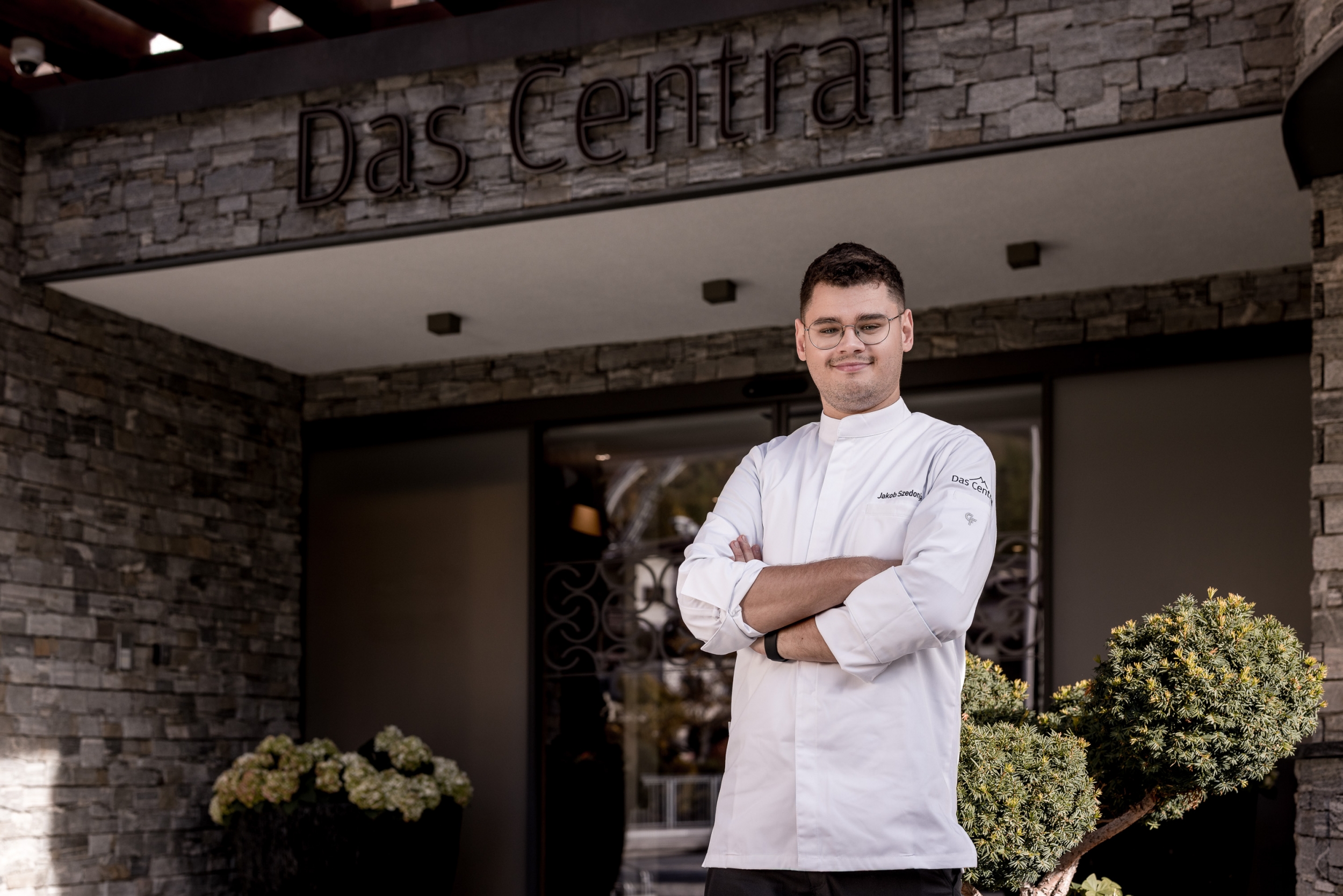 Jakob Szedonja „Patissier des Jahres 2025“ ist neuer Chef de Patisserie im 5-Sterne Hotel Das Central in Sölden, Tirol Jakob Szedonja „Patissier des Jahres 2025“ ist neuer Chef de Patisserie im 5-Sterne Hotel Das Central in Sölden, Tirol