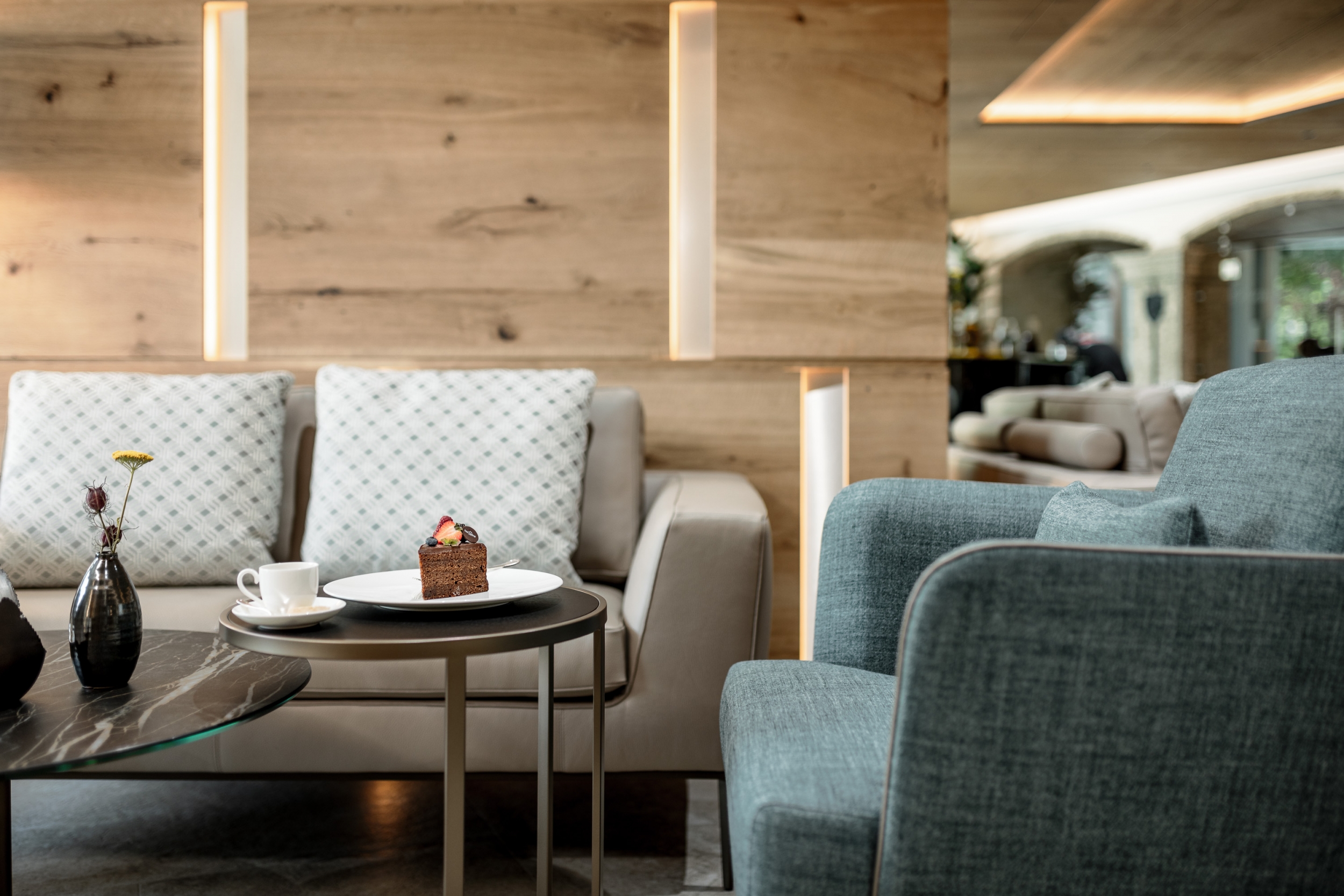 Die neugestaltete Living Lounge im Hotel Das Central in Sölden