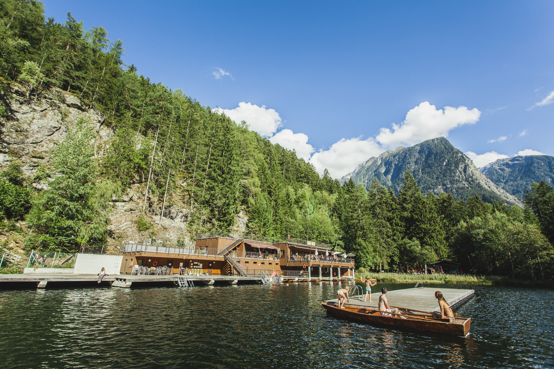 Piburger See in Oetz – einer der wärmsten Badeseen in Tirols