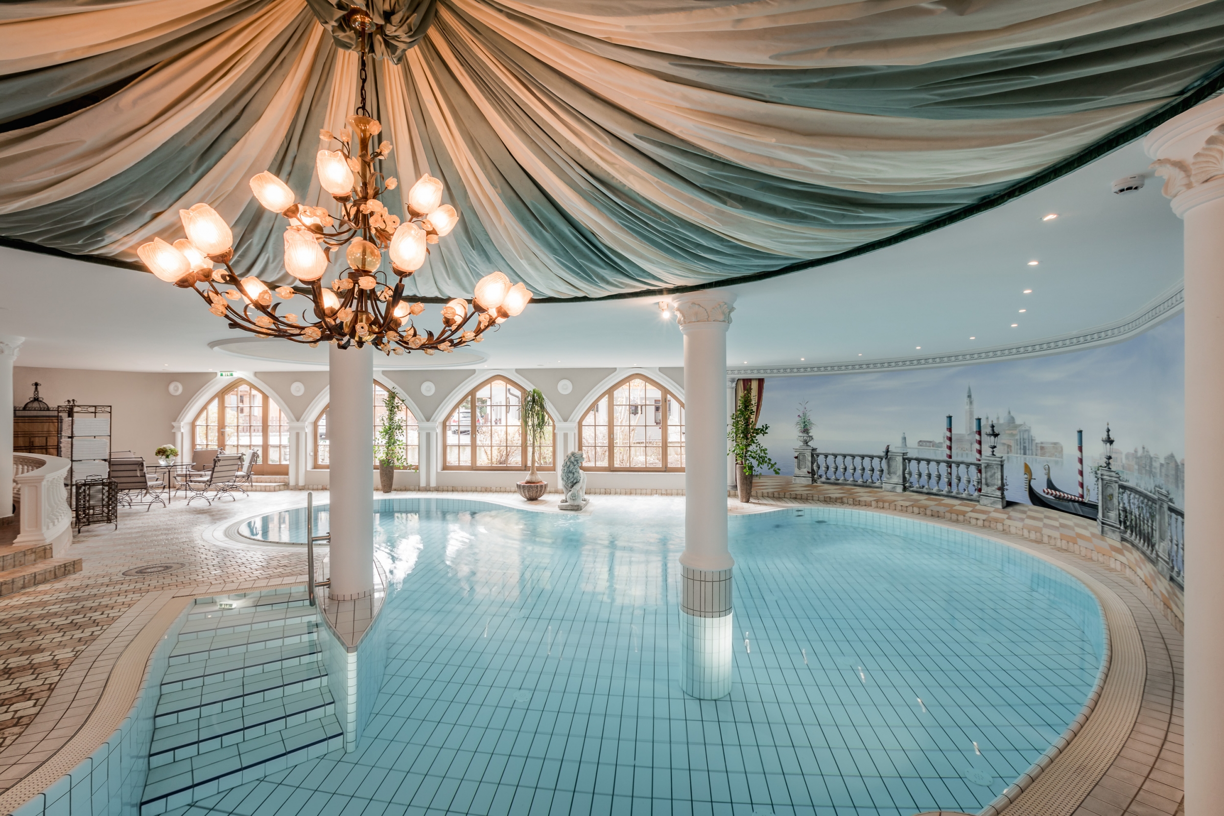 Indoor-Pool Wasserwelt Venezia – 5-Sterne Wellnesshotel Das Central Sölden