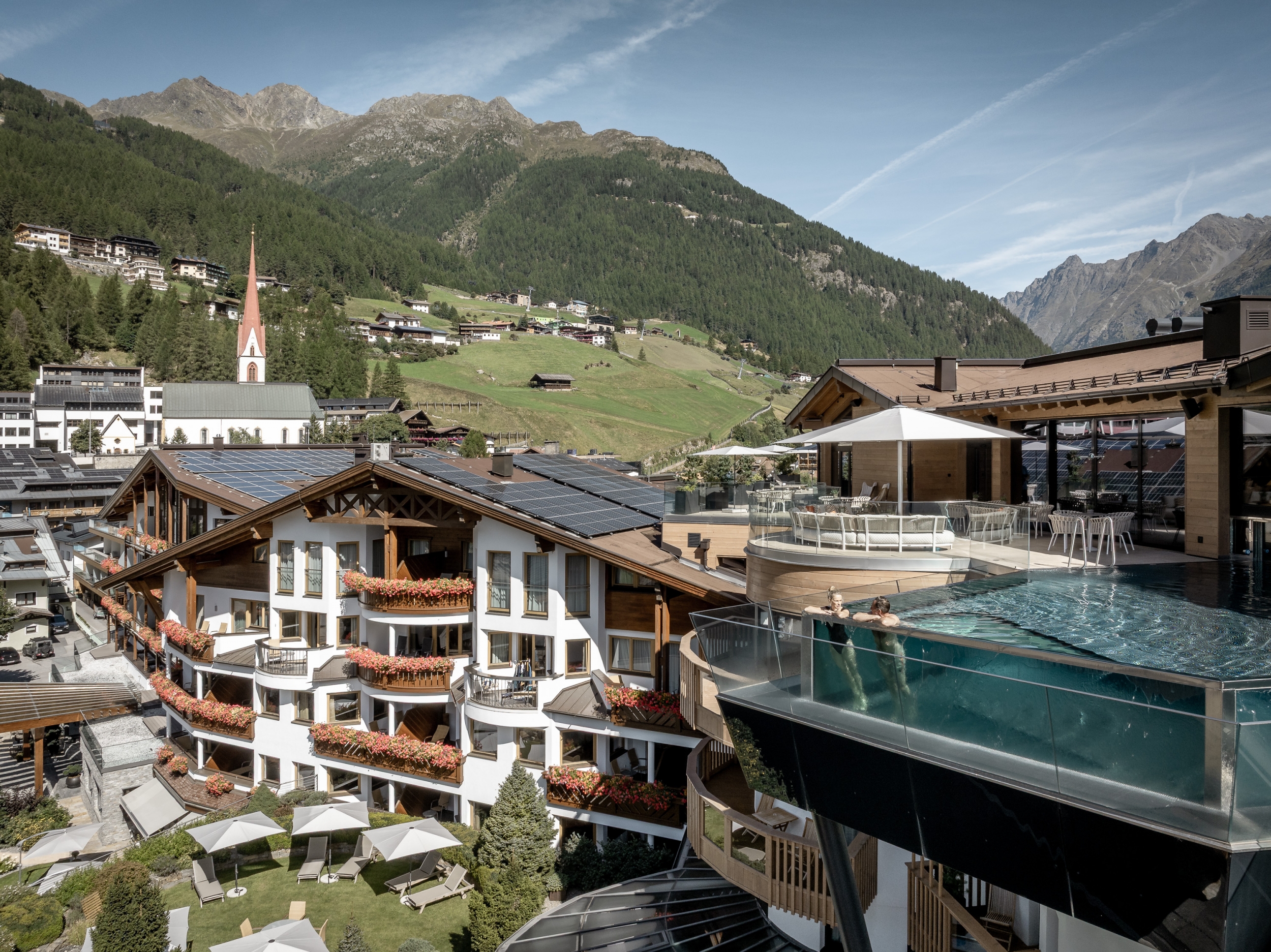 Hotel Das Central Sommer Außenaufnahme