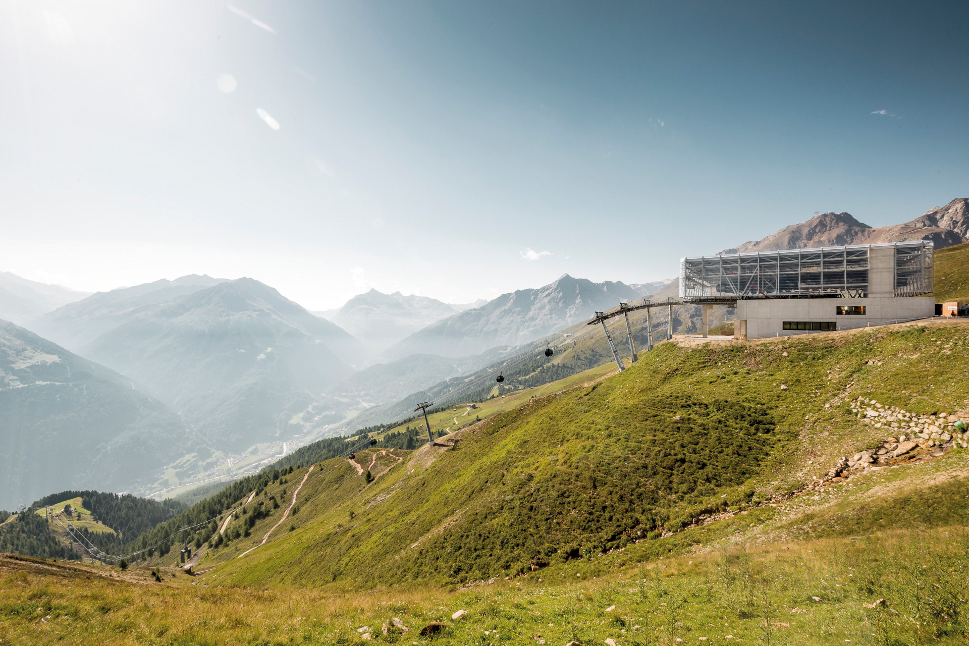 Giggijochbahn in Sölden im Sommer Giggijochbahn in Sölden im Sommer