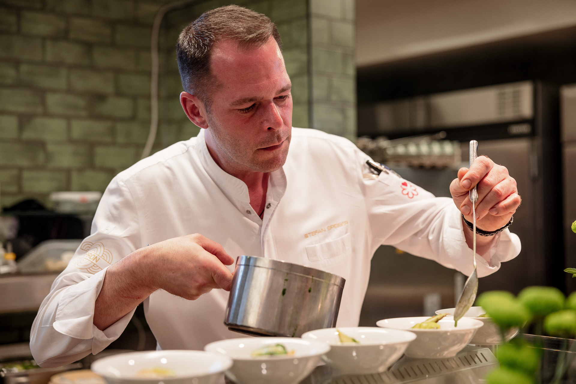 Spitzenkoch Stefan Speiser zu Gast bei Wein am Berg 2023 Spitzenkoch Stefan Speiser zu Gast bei Wein am Berg 2023