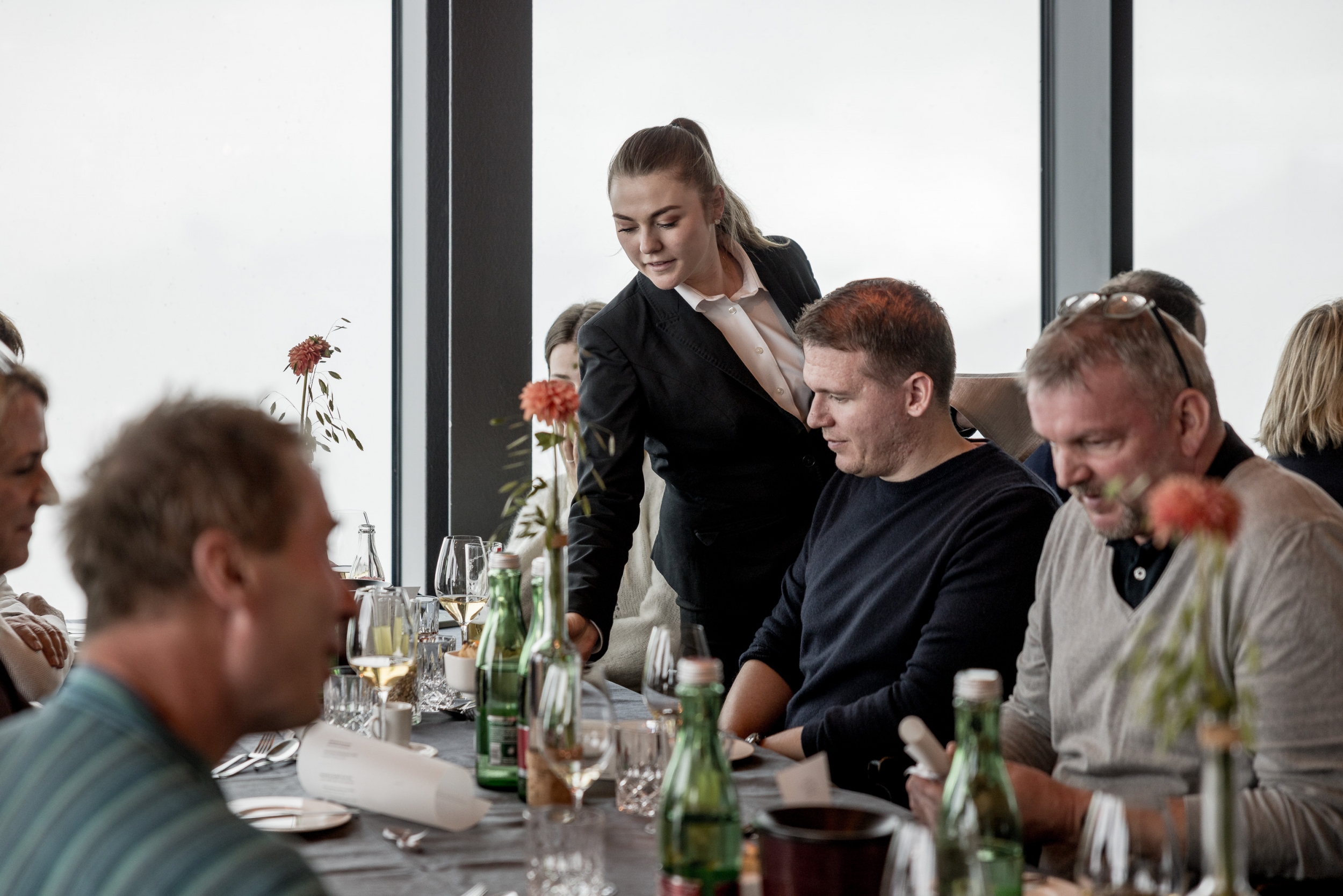 Gourmetlunch im ice Q Restaurant bei der Wein am Berg - Summer Edition 2025 Gourmetlunch im ice Q Restaurant bei der Wein am Berg - Summer Edition 2025