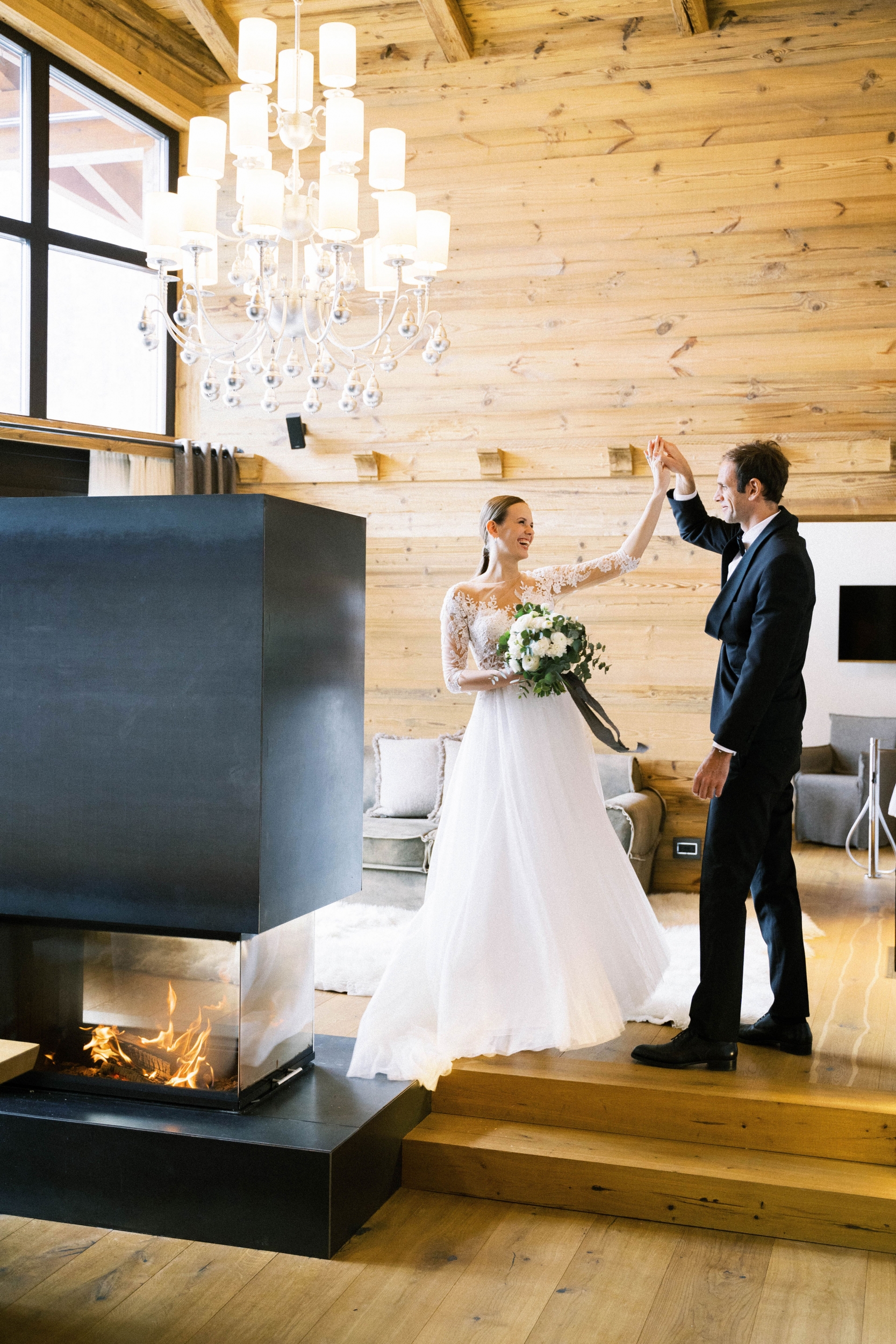 Brautpaar in der Luxussuite im Hotel Das Central Sölden