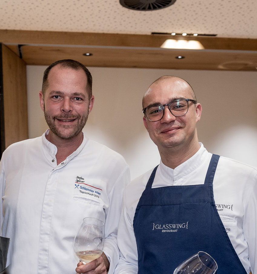 Stefan Speiser, Chef de Cuisine im Das Central gemeinsam mit Alexandru Simon, bei einem kulinarischen Austausch zweier Sterneköche Stefan Speiser, Chef de Cuisine im Das Central gemeinsam mit Alexandru Simon, bei einem kulinarischen Austausch zweier Sterneköche