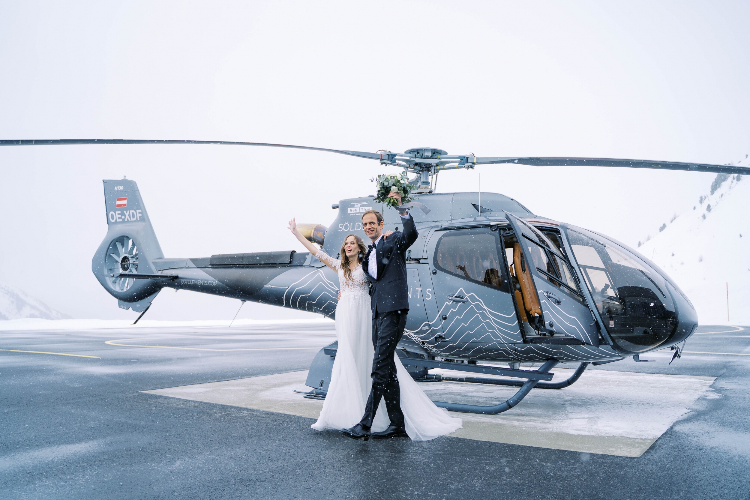 Winterhochzeit in den Bergen mit Helikopterflug