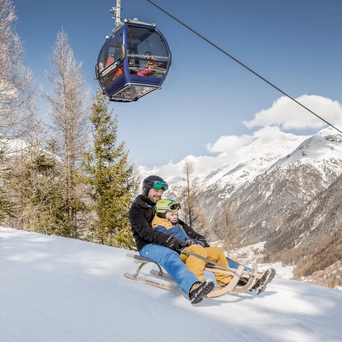 Rodeln im Familienurlaub in Sölden