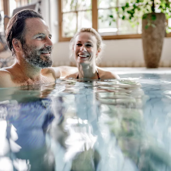 Indoor-Pool im 5-Sterne Wellnesshotel Das Central Sölden