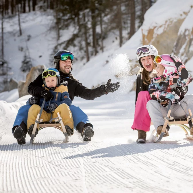 Rodelspaß auf der Familien Rodelbahn in Sölden